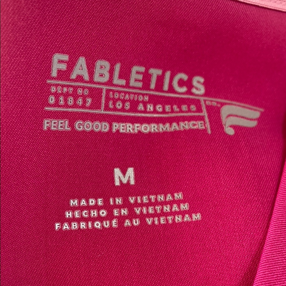2 Pieces FABLETICS StretchTech™ Kick Flare Scrub Legging & Top. Size: M - Picture 12 of 16